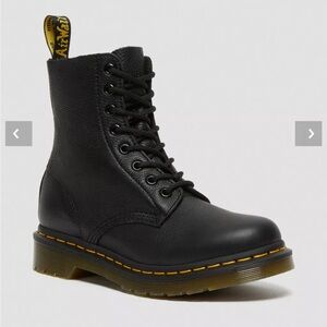 Dr. Martens Pascal 1460 Boot
